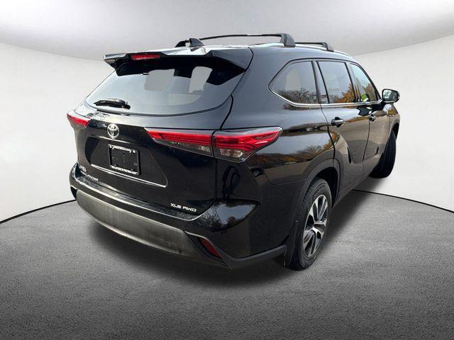 used 2020 Toyota Highlander car, priced at $25,977