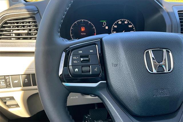 new 2025 Honda Odyssey car, priced at $43,670