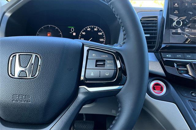 new 2025 Honda Odyssey car, priced at $43,670
