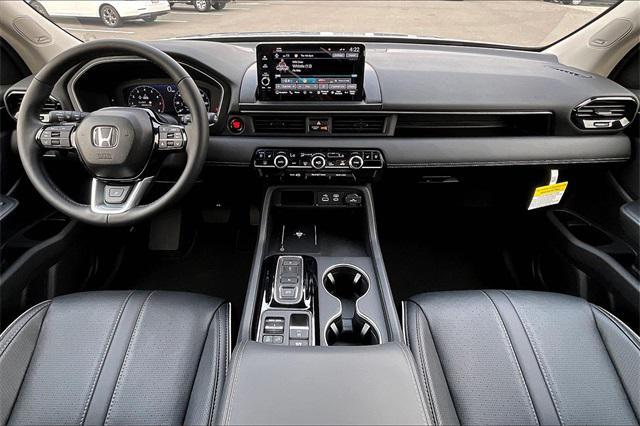 new 2025 Honda Pilot car, priced at $54,985