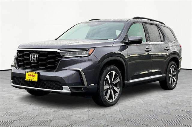 new 2025 Honda Pilot car, priced at $54,475