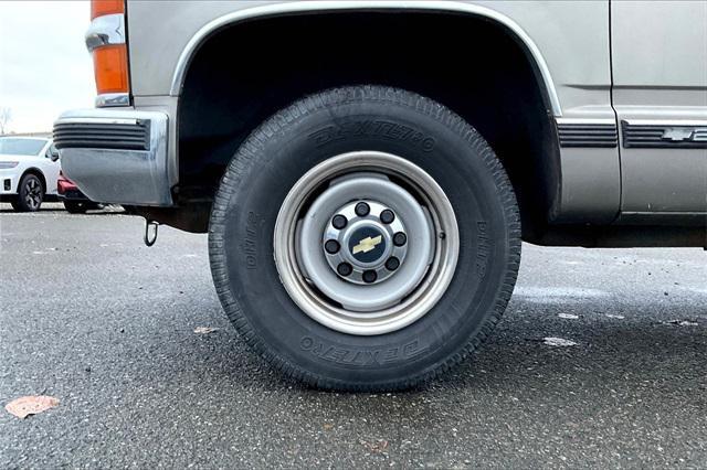 used 2000 Chevrolet 2500 car, priced at $11,977