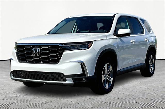 new 2025 Honda Pilot car, priced at $47,880