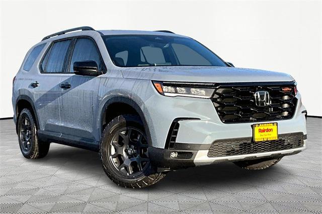 new 2025 Honda Pilot car, priced at $51,250