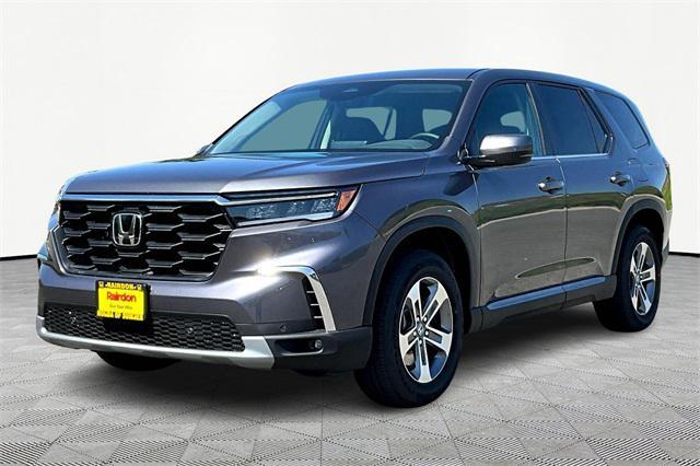 new 2025 Honda Pilot car, priced at $47,725