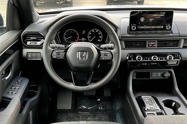 new 2025 Honda Pilot car, priced at $44,955