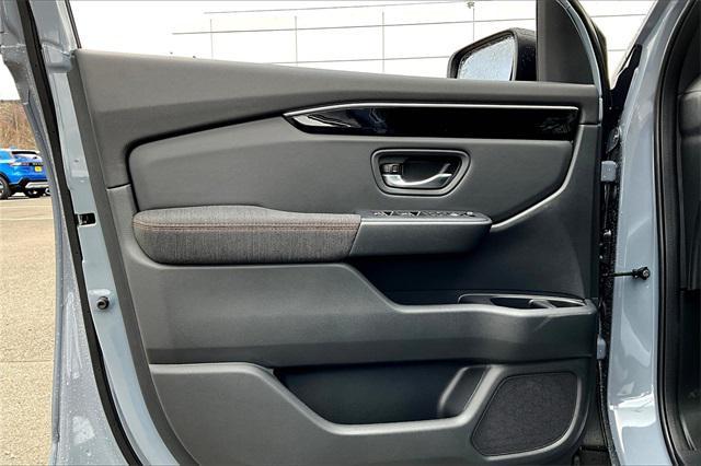 new 2025 Honda Pilot car, priced at $44,955