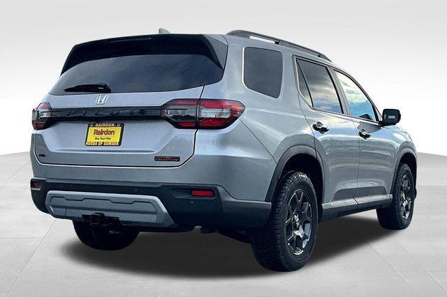 new 2025 Honda Pilot car, priced at $49,875