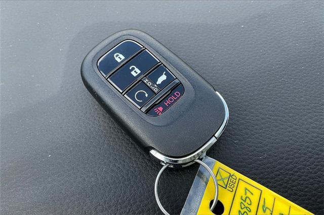 used 2025 Honda Pilot car, priced at $43,977
