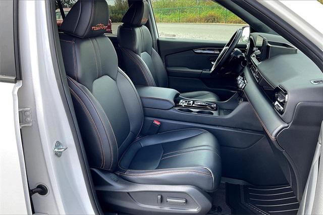 used 2025 Honda Pilot car, priced at $43,977