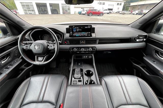 used 2025 Honda Pilot car, priced at $47,977