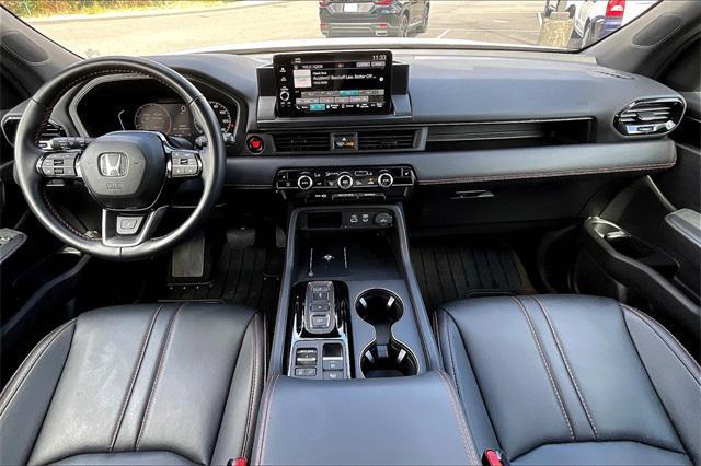 used 2025 Honda Pilot car, priced at $43,977
