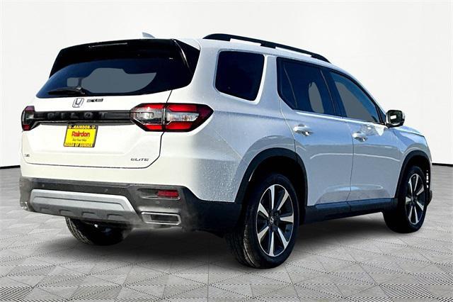 new 2025 Honda Pilot car, priced at $54,985