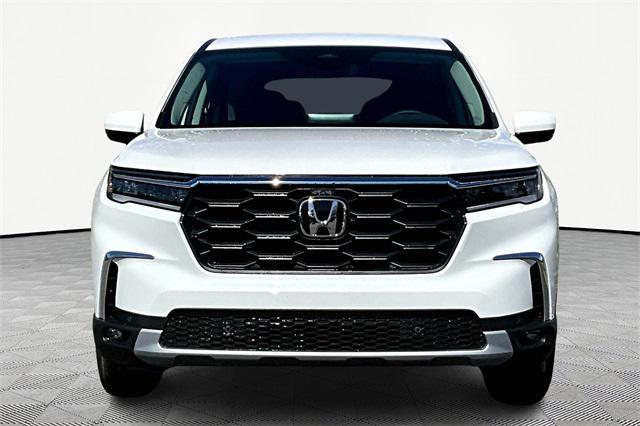 new 2025 Honda Pilot car, priced at $47,150