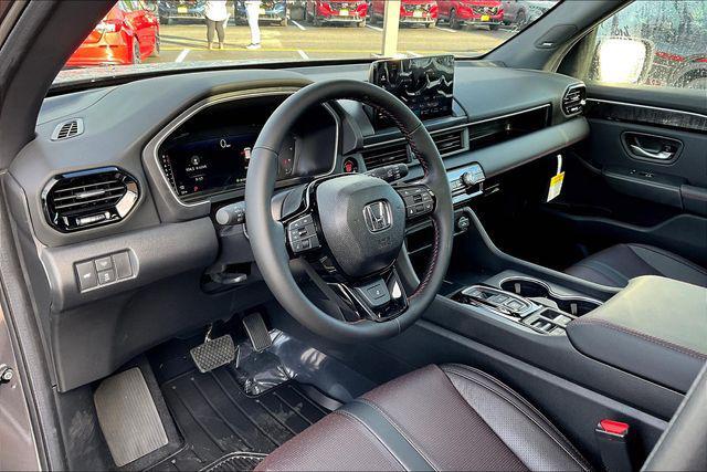 new 2025 Honda Pilot car, priced at $55,805