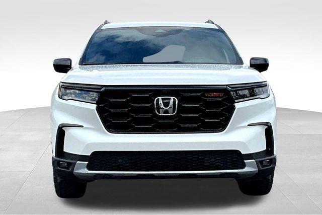 new 2025 Honda Pilot car, priced at $49,850