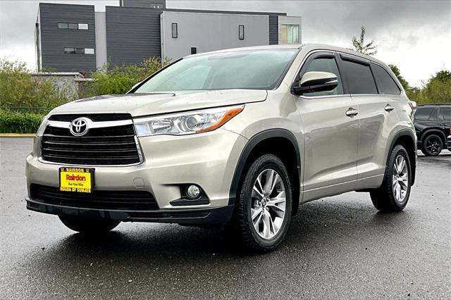 used 2016 Toyota Highlander car, priced at $18,888
