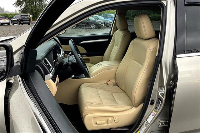 used 2016 Toyota Highlander car, priced at $18,888
