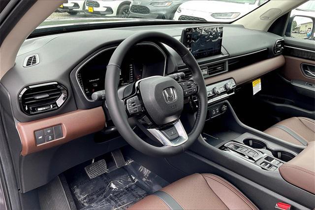 new 2025 Honda Pilot car, priced at $54,530
