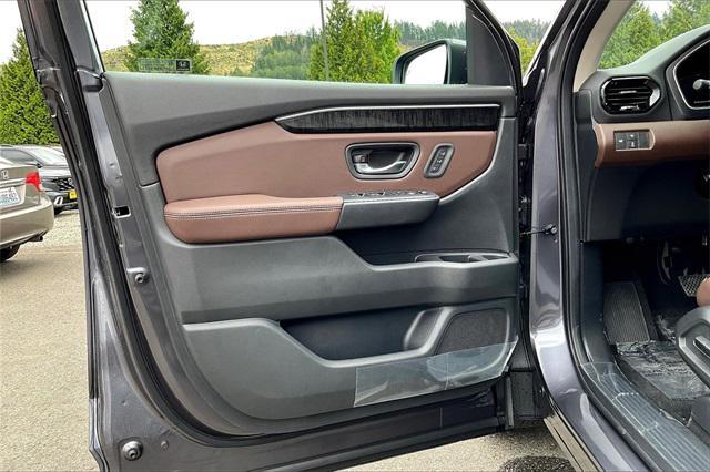 new 2025 Honda Pilot car, priced at $54,530