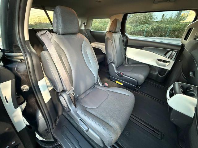 used 2022 Kia Carnival car, priced at $25,888