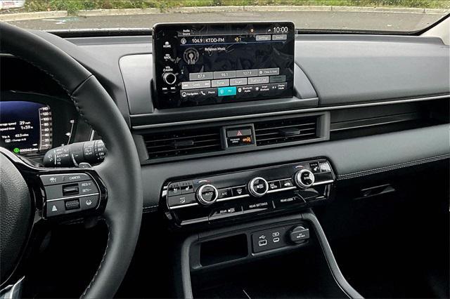new 2025 Honda Pilot car, priced at $54,530
