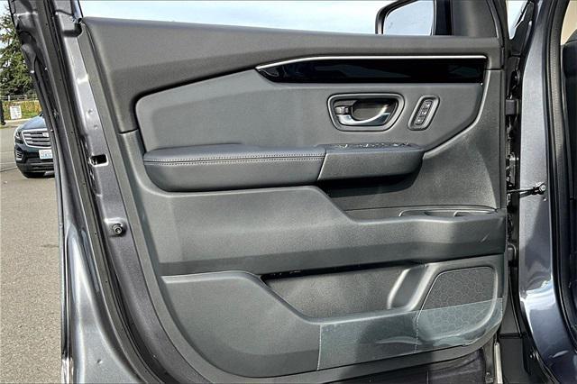 new 2025 Honda Pilot car, priced at $51,780