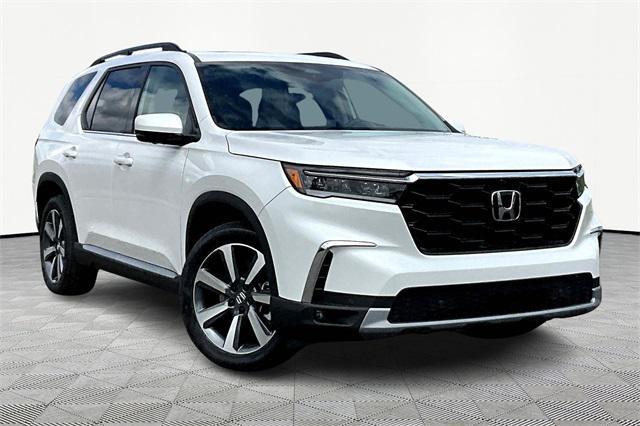 new 2025 Honda Pilot car, priced at $54,985