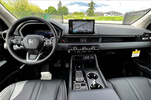 new 2025 Honda Pilot car, priced at $54,985