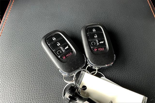 used 2025 Honda Pilot car, priced at $47,888