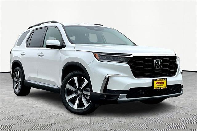 new 2025 Honda Pilot car, priced at $54,985