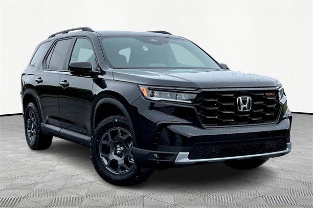 new 2025 Honda Pilot car, priced at $50,795