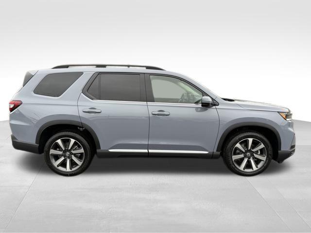 new 2025 Honda Pilot car, priced at $53,530