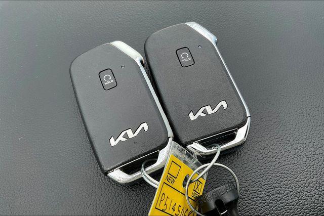 used 2023 Kia Sorento Hybrid car, priced at $30,391
