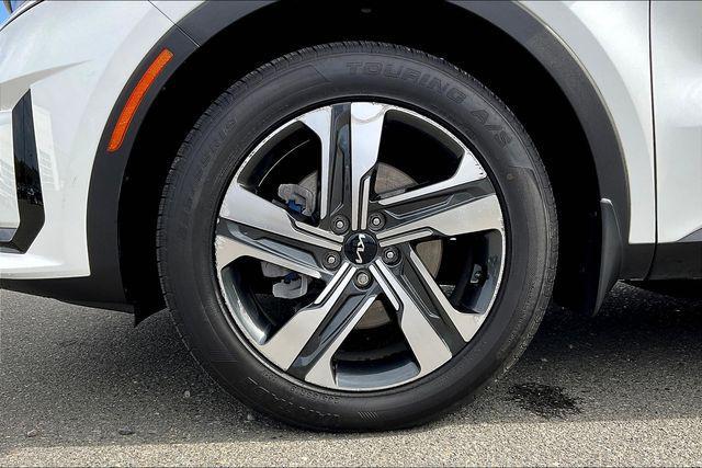 used 2023 Kia Sorento Hybrid car, priced at $30,391