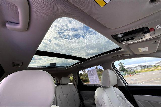 used 2023 Kia Sorento Hybrid car, priced at $30,391