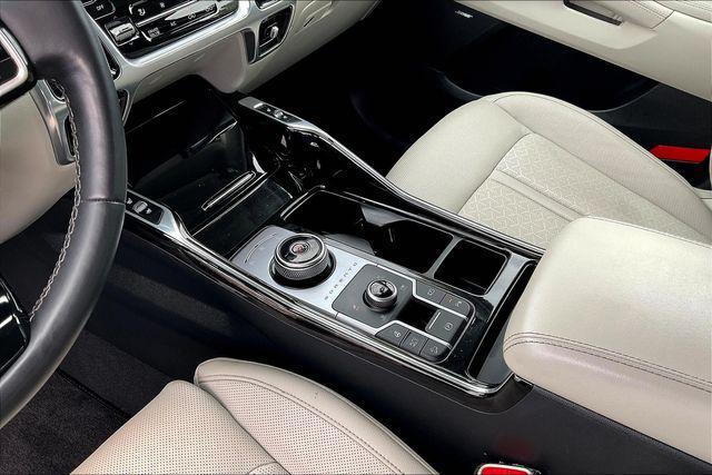used 2023 Kia Sorento Hybrid car, priced at $30,391