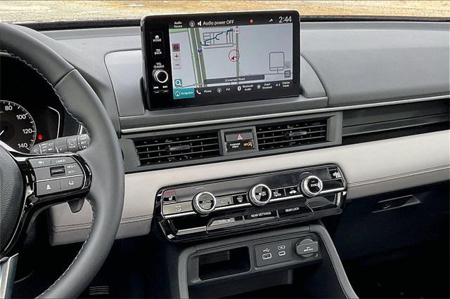 new 2025 Honda Pilot car, priced at $51,050