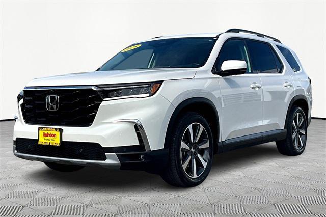 used 2025 Honda Pilot car, priced at $48,491