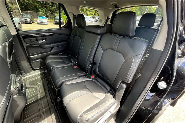 new 2025 Honda Pilot car, priced at $49,595