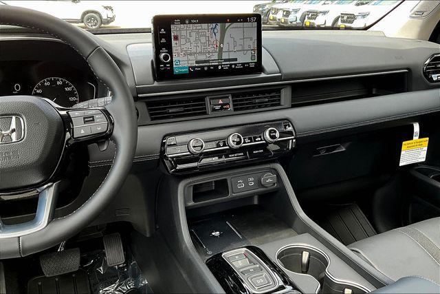 new 2025 Honda Pilot car, priced at $49,595