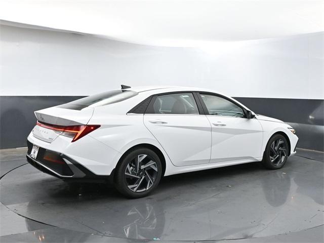 new 2025 Hyundai Elantra car, priced at $28,685