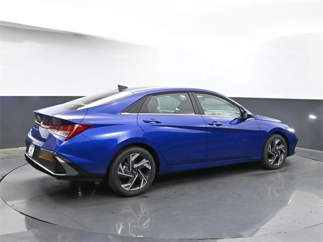 new 2024 Hyundai Elantra car, priced at $25,918