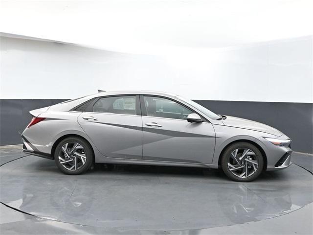 new 2024 Hyundai Elantra car, priced at $27,114