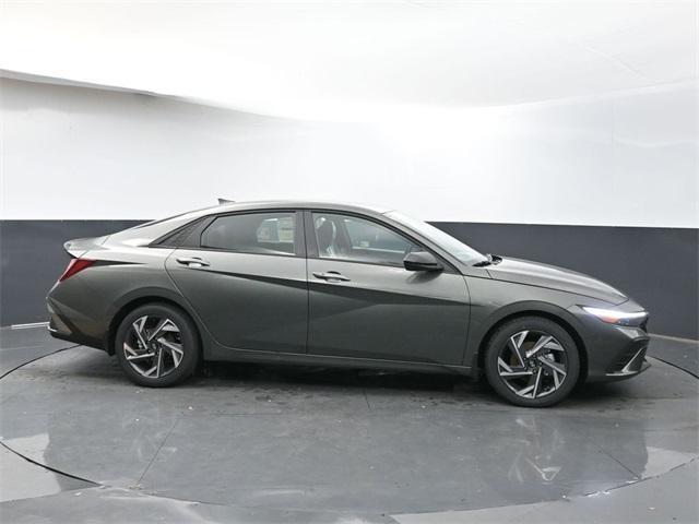 new 2025 Hyundai Elantra car, priced at $22,450