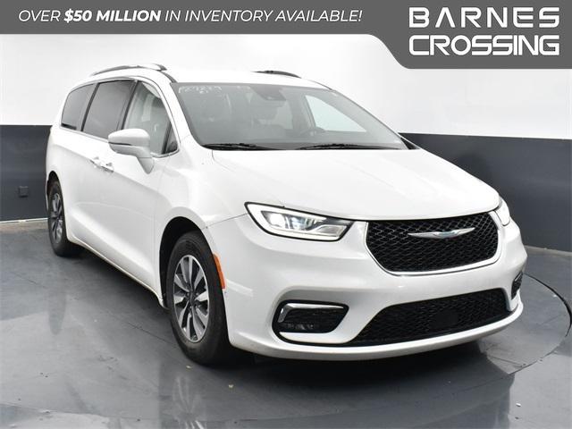 used 2021 Chrysler Pacifica Hybrid car, priced at $22,895