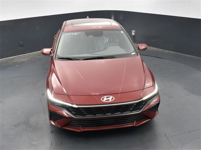 used 2024 Hyundai Elantra car