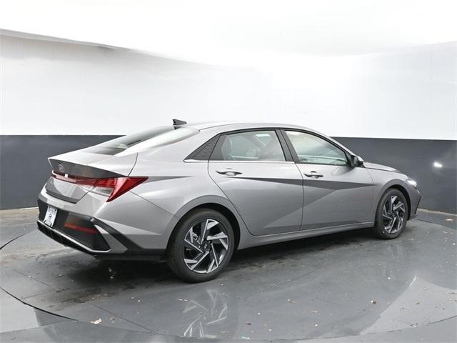 new 2025 Hyundai Elantra car, priced at $26,684