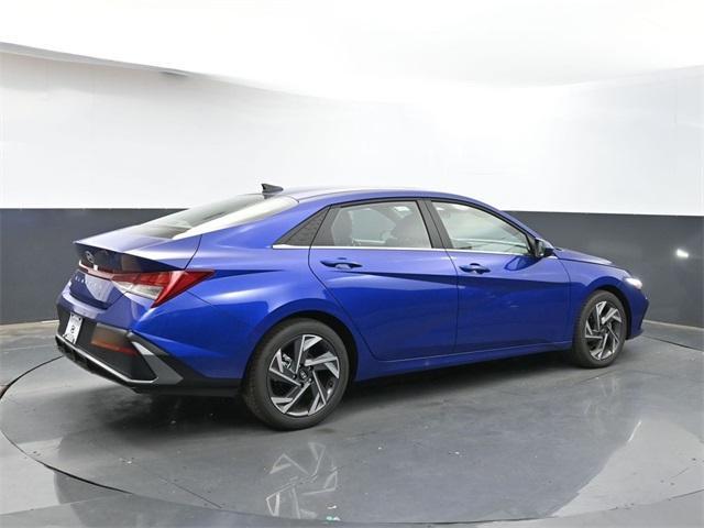 new 2024 Hyundai Elantra car, priced at $25,918