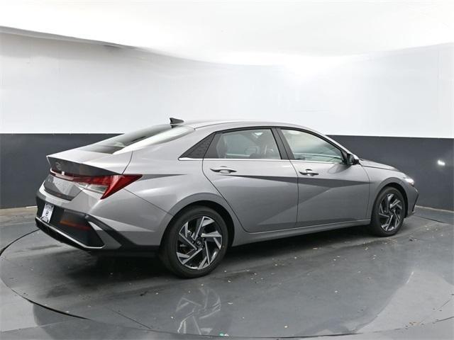 new 2025 Hyundai Elantra car, priced at $26,662